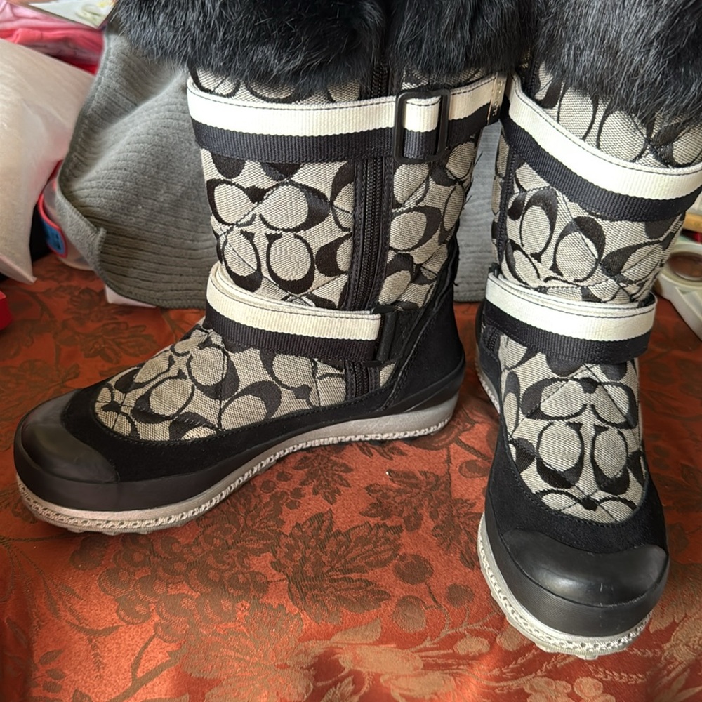 Coach Women's Black and Cream Patterned Boots Size 6.5 Price is Firm Like New - Picture 3 of 17